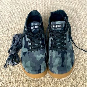 NO BULL Black Camo & Gum Size 10 Mid training shoes